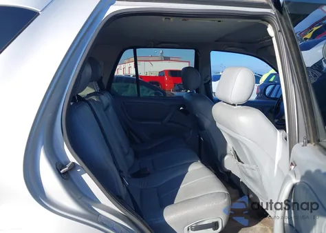 2000 Mercedes-Benz Ml 320 z USA, uszkodzony, nr VIN 4JGAB54E9YA160557